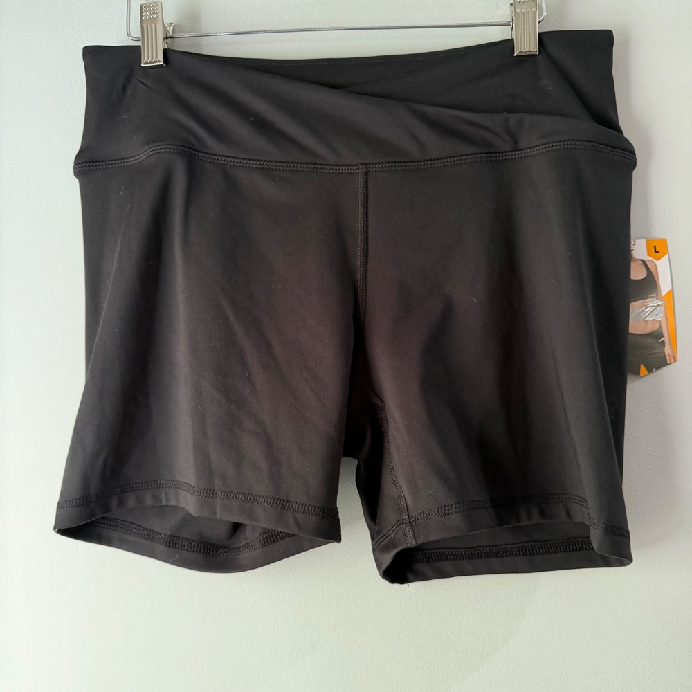 Avia Bike Shorts Women Large L Black NEW 5 Inch Crossover Waist AV14100095696